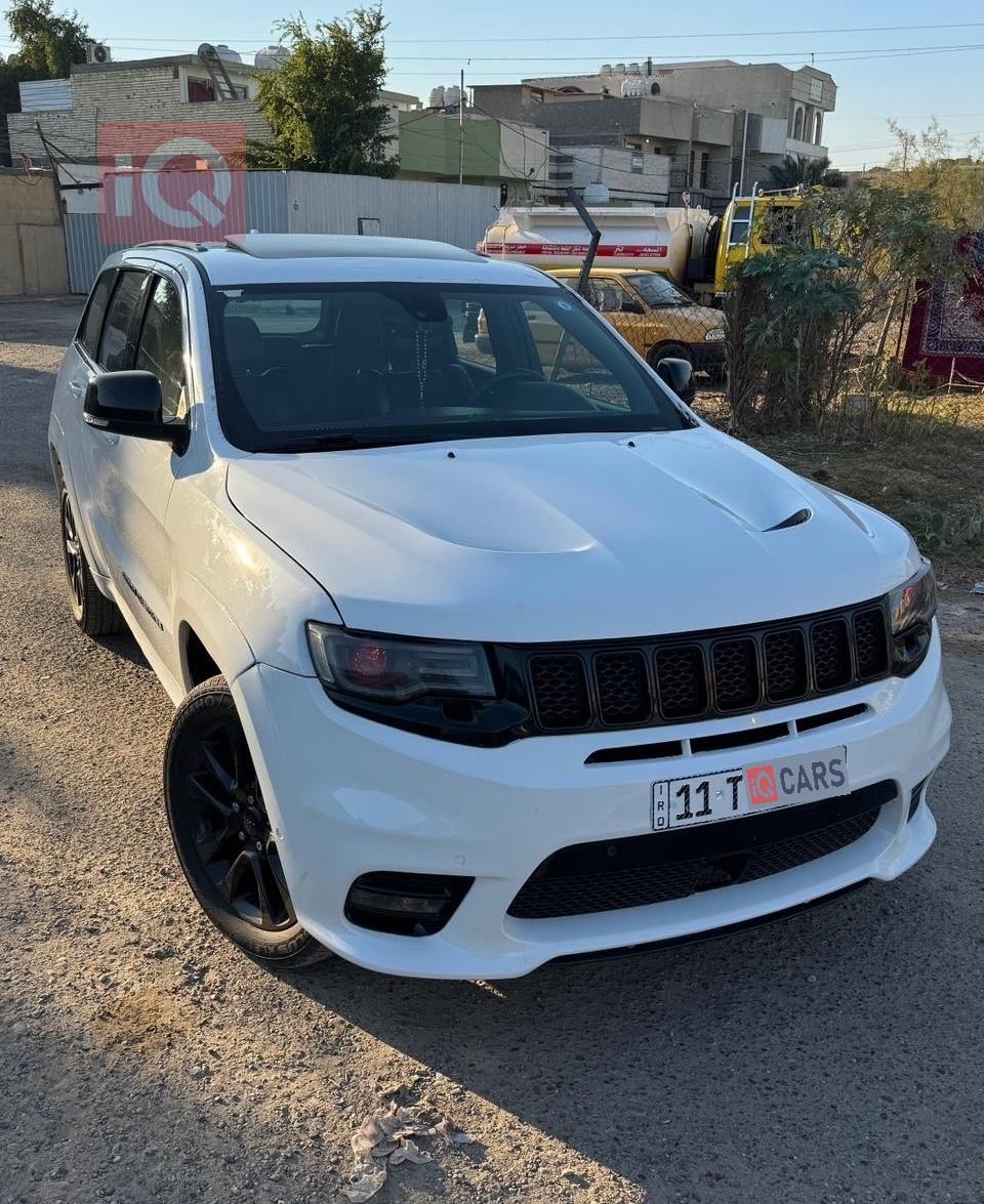 جیپ گراند شیرۆکی